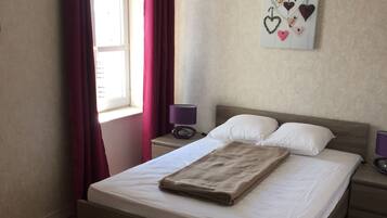 3 多间卧室、办公桌、隔音、熨斗/熨衣板