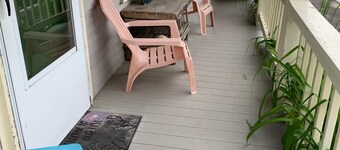 3 Bdr Vacation Rental - Walk To The Beach