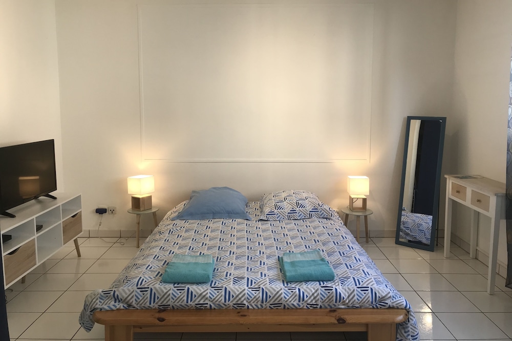 Large studio 30 m2 in the city center and next to the old town of Annecy