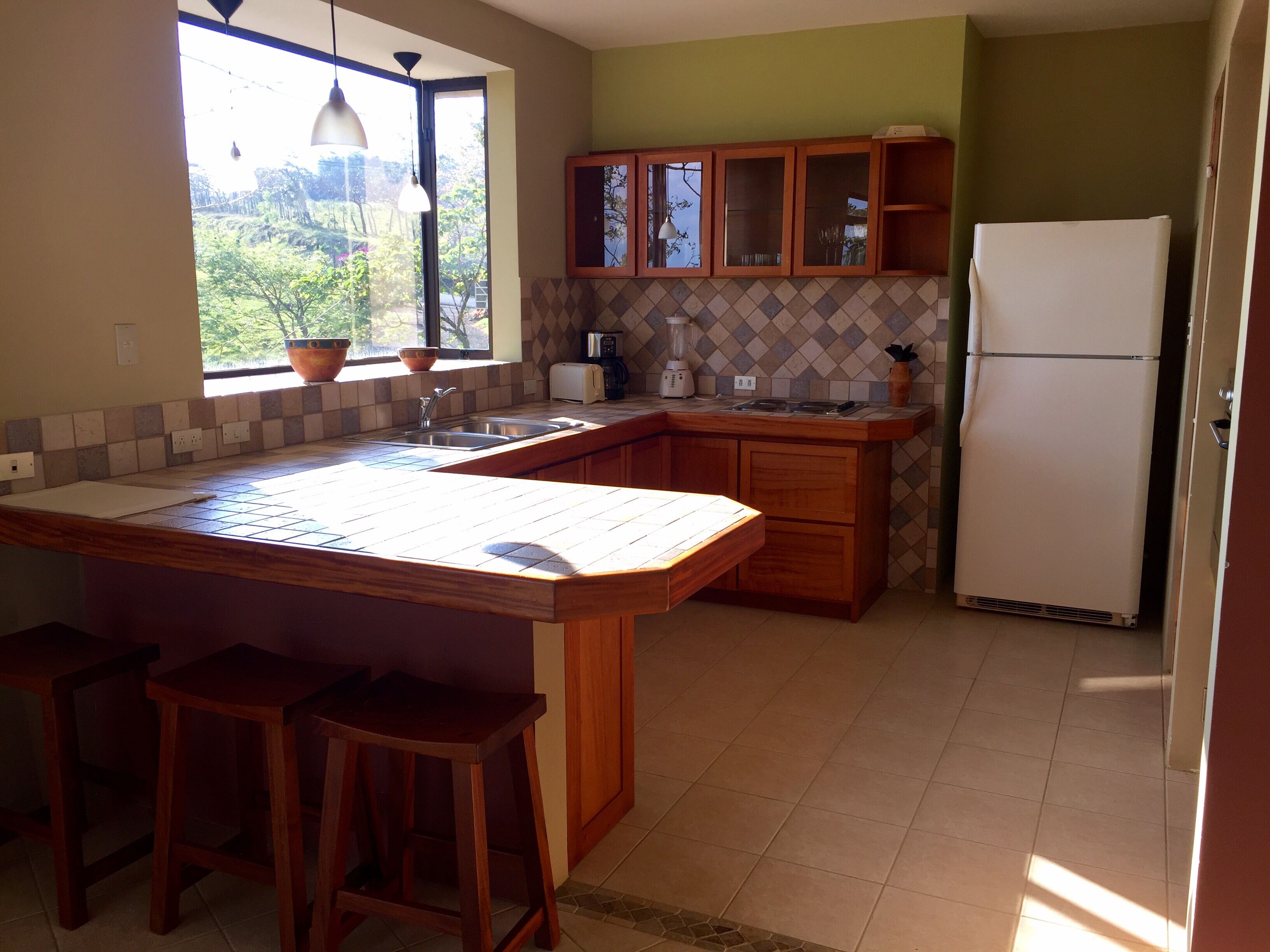 Spacious house with spectacular views of the lake and Arenal volcano