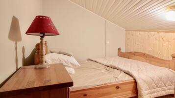 1 chambre, chambres insonorisées, Wi-Fi, draps fournis