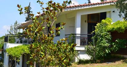 Secluded 1.8 acre garden Villa, for exclusive use with Stunning Views.