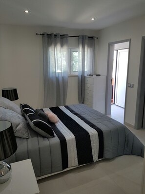 4 camere, una cassaforte in camera, ferro/asse da stiro