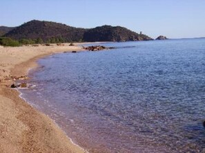 In StrandnĂ€he, LiegestĂŒhle