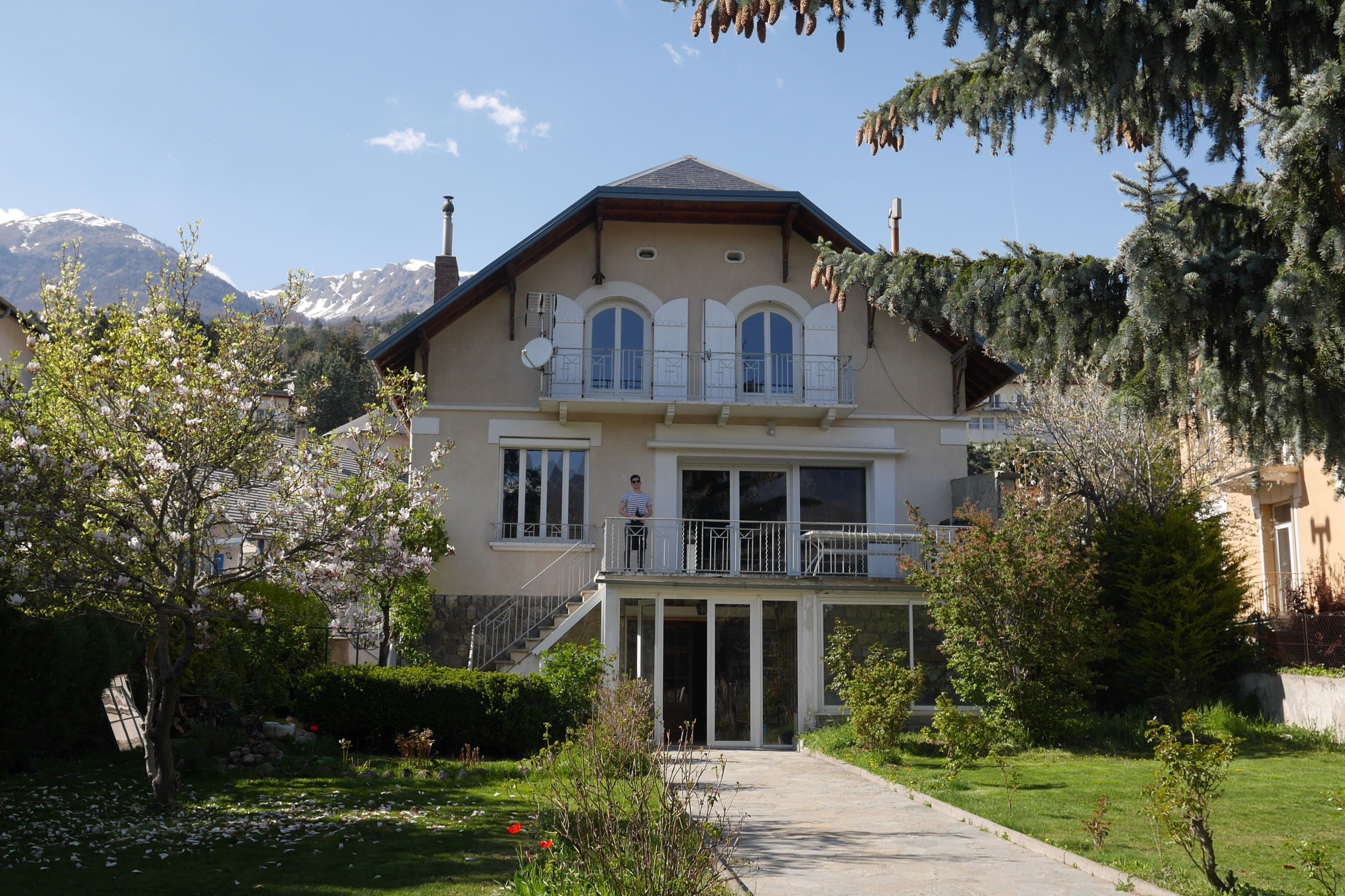 GREAT VILLA EMBRUN / THE ORRES