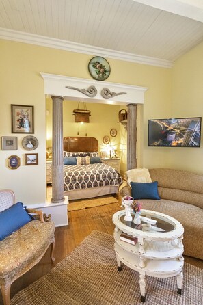TV - DeSolina Cottage in the middle of Edna Valley Wine Country. (San Luis Obispo)