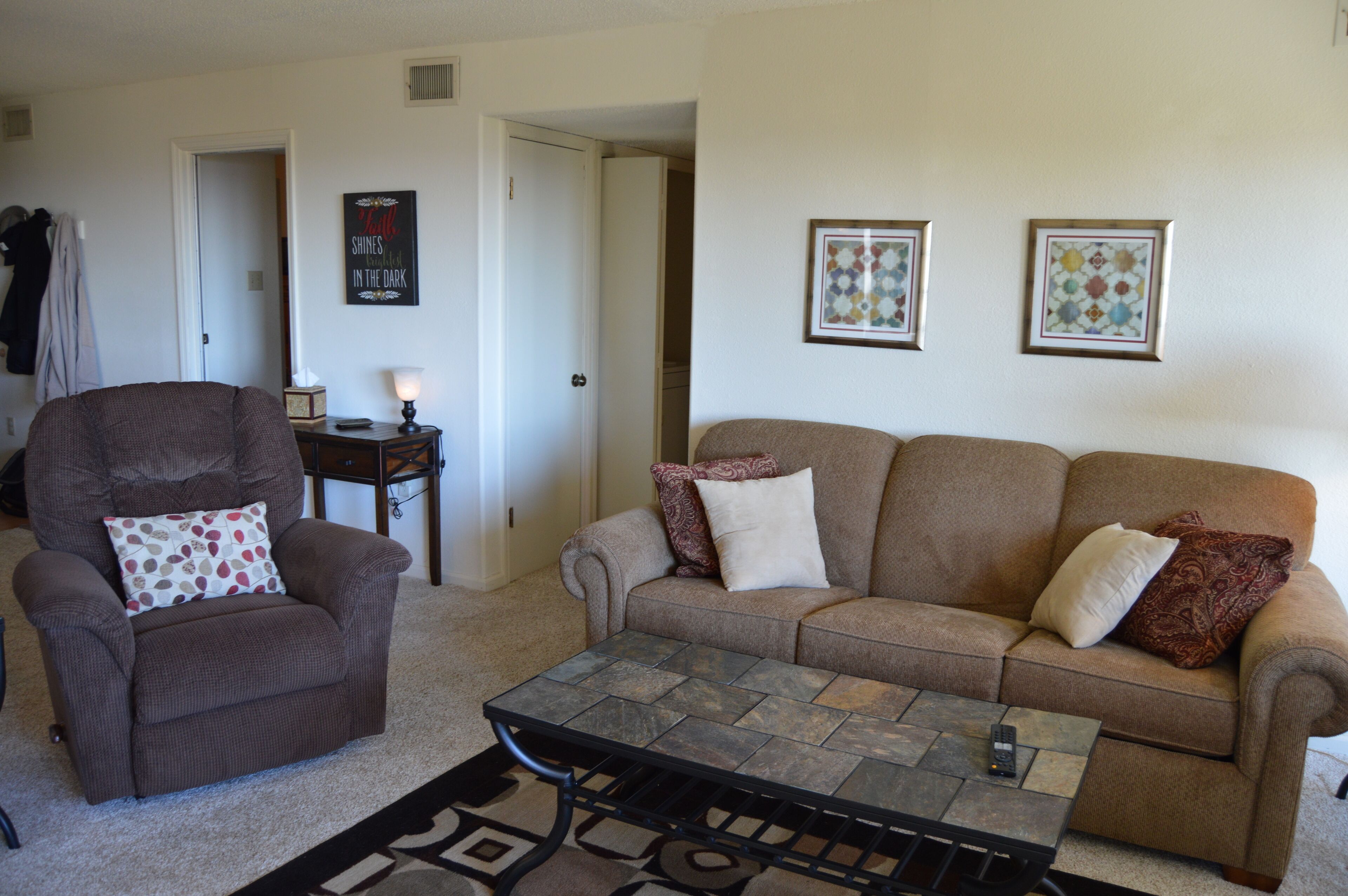 Cliffside Condo with scenic View of Greers Ferry Lake & WiFi