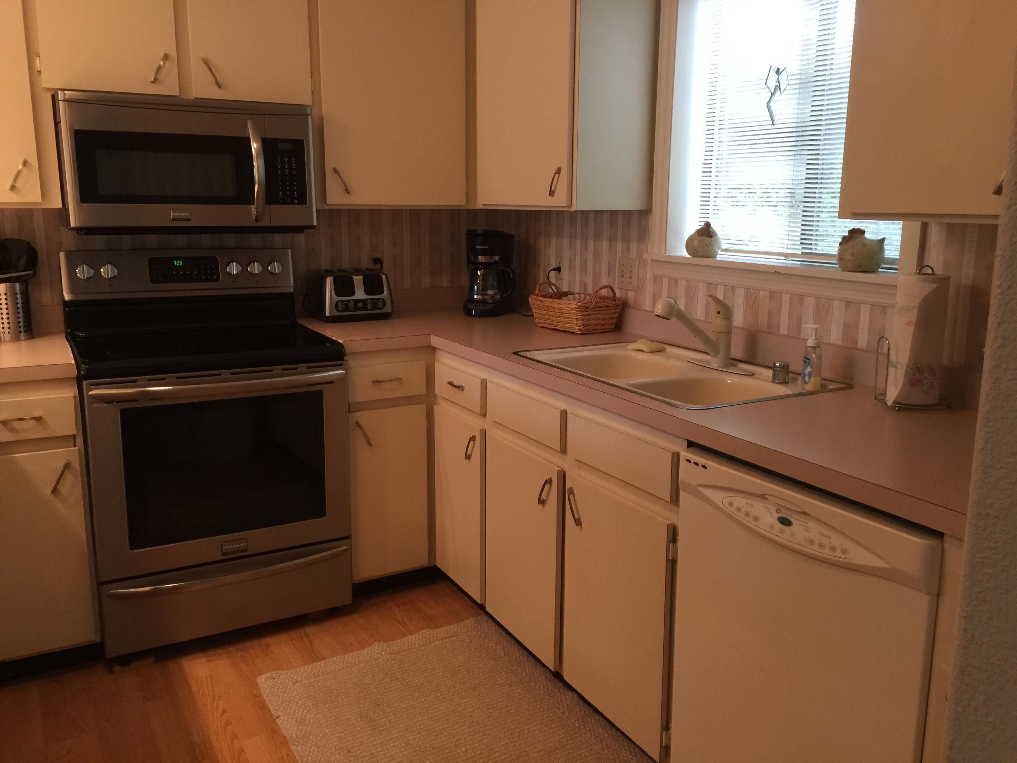 Cliffside Condo with scenic View of Greers Ferry Lake & WiFi