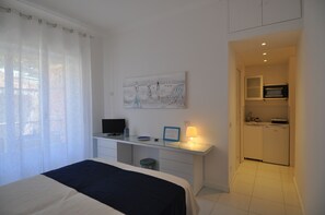 1 chambre, fer et planche à repasser, Wi-Fi gratuit, draps fournis