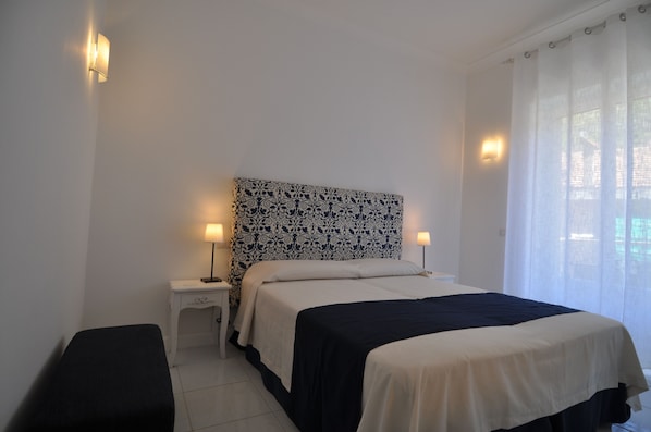 1 bedroom, iron/ironing board, free WiFi, bed sheets - La Ginestra - Independent Room (Minori)