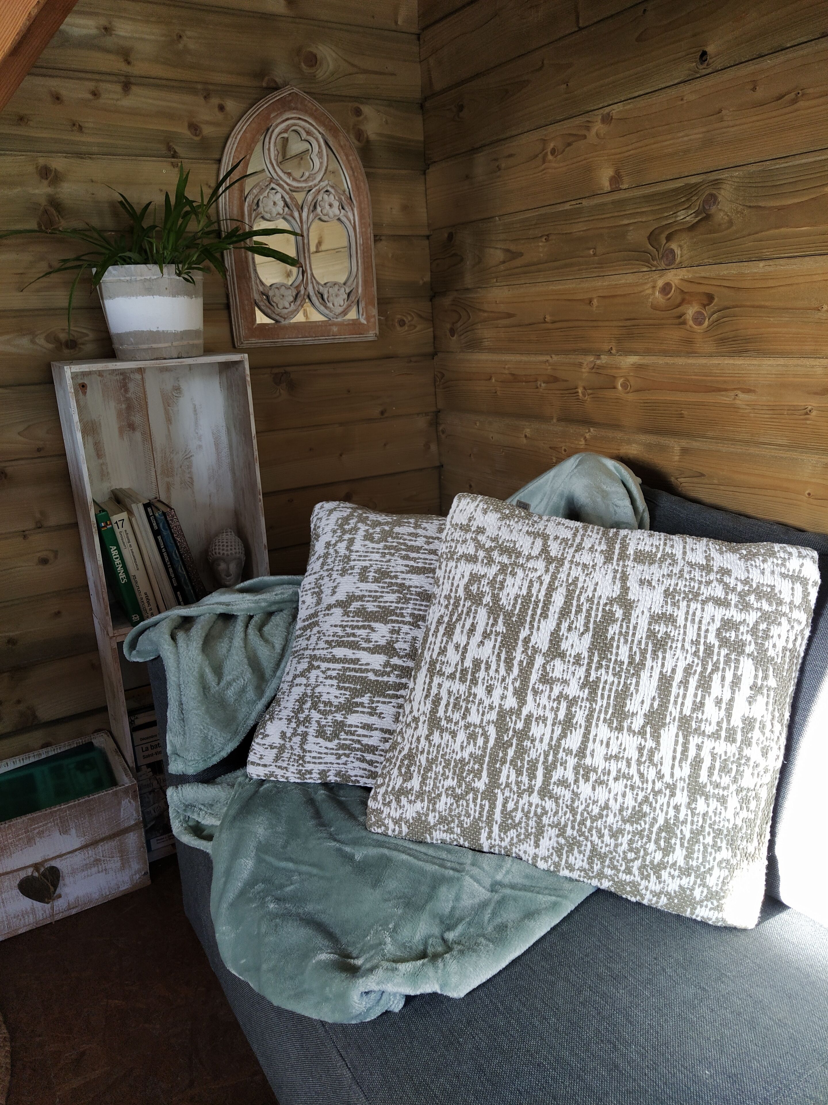 "Along the water" B&B Ardennes Belges + equestrian welcome