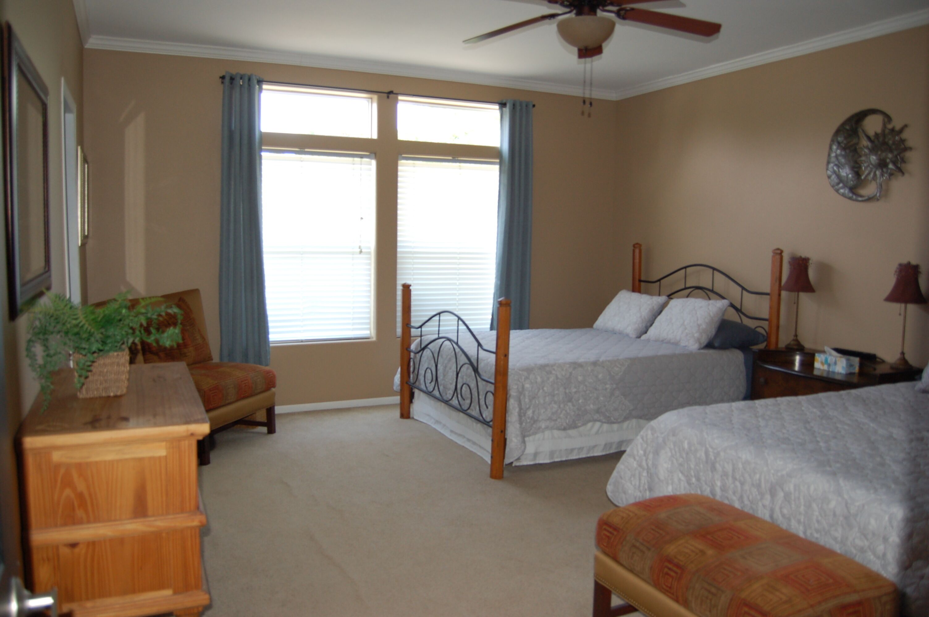 Beautiful Lakefront Home At Sunset Shores