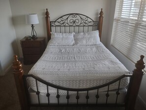 3 bedrooms, WiFi, bed sheets, wheelchair access