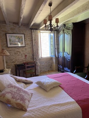 2 chambres, fer et planche à repasser, Wi-Fi gratuit