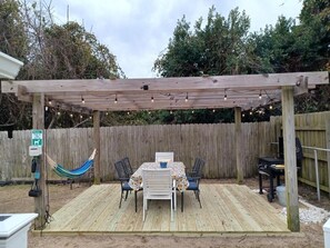 Outdoor dining - 100 Yard from the beach (Panama City Beach)
