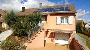 Exterior - Lovely, comfortable detached house near Colmar and vineyards (Sundhoffen)