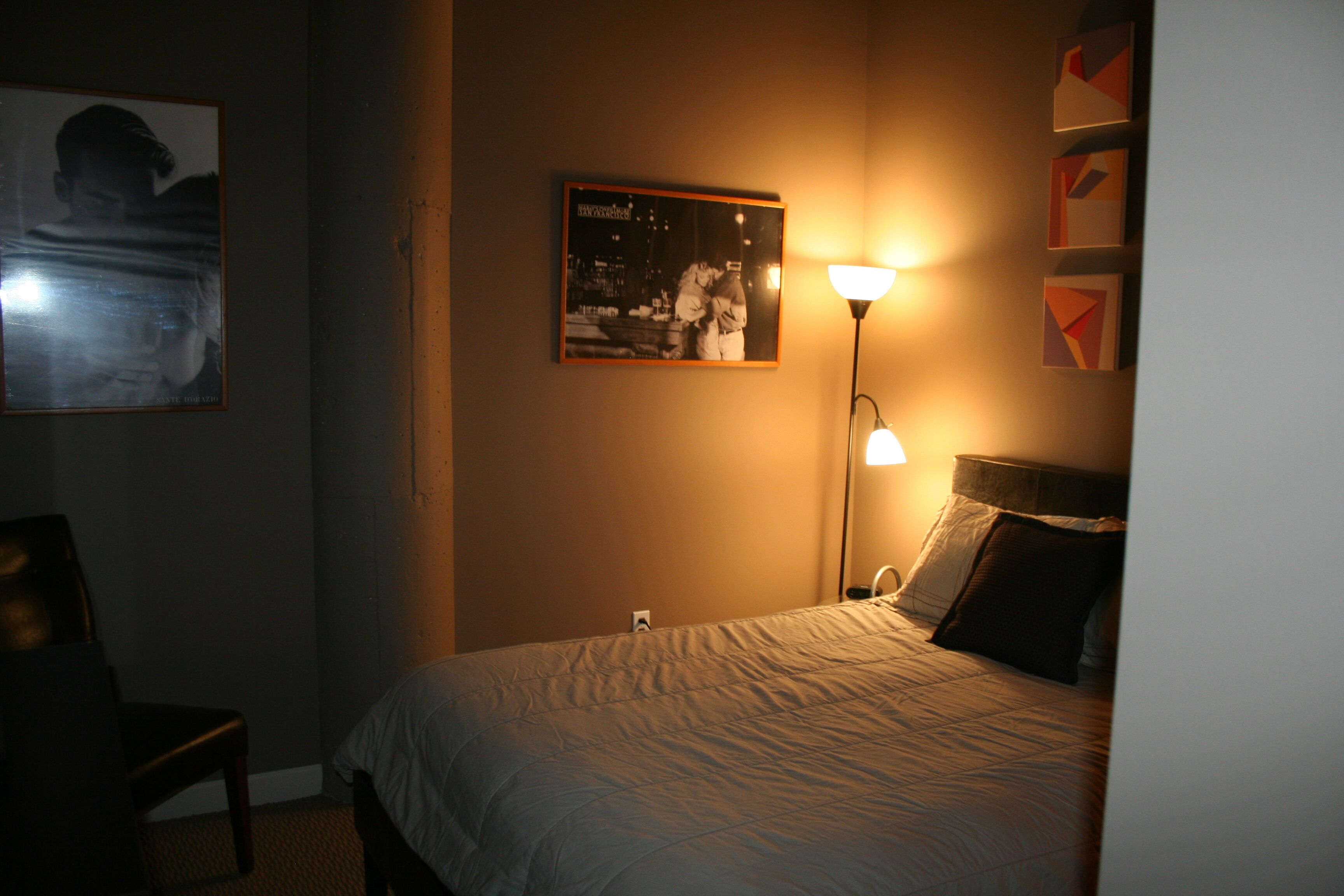 Chesapeake Lofts! One of the ONLY 1 BR/2BA, with a HUGE Living Space!