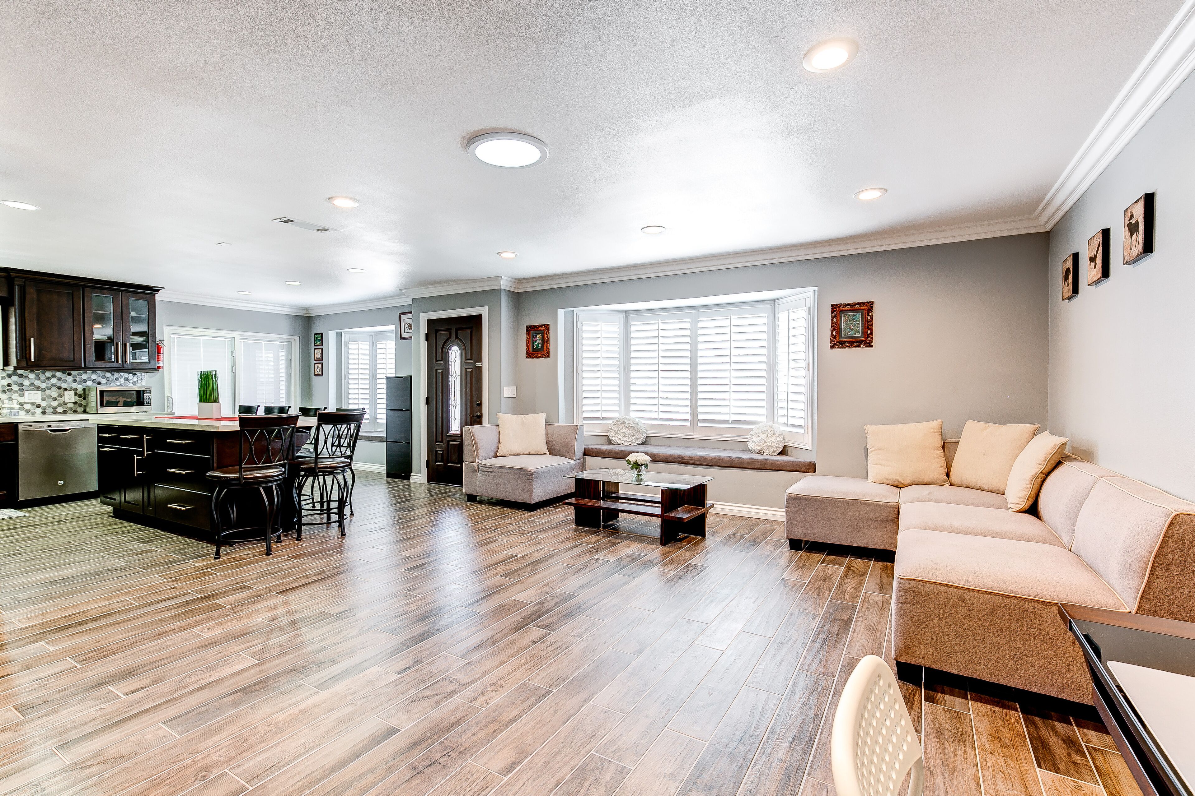 5BR/4BA Newly Renovated 2500 SQFT Home - Close to Disneyland/Anaheim Conv Center