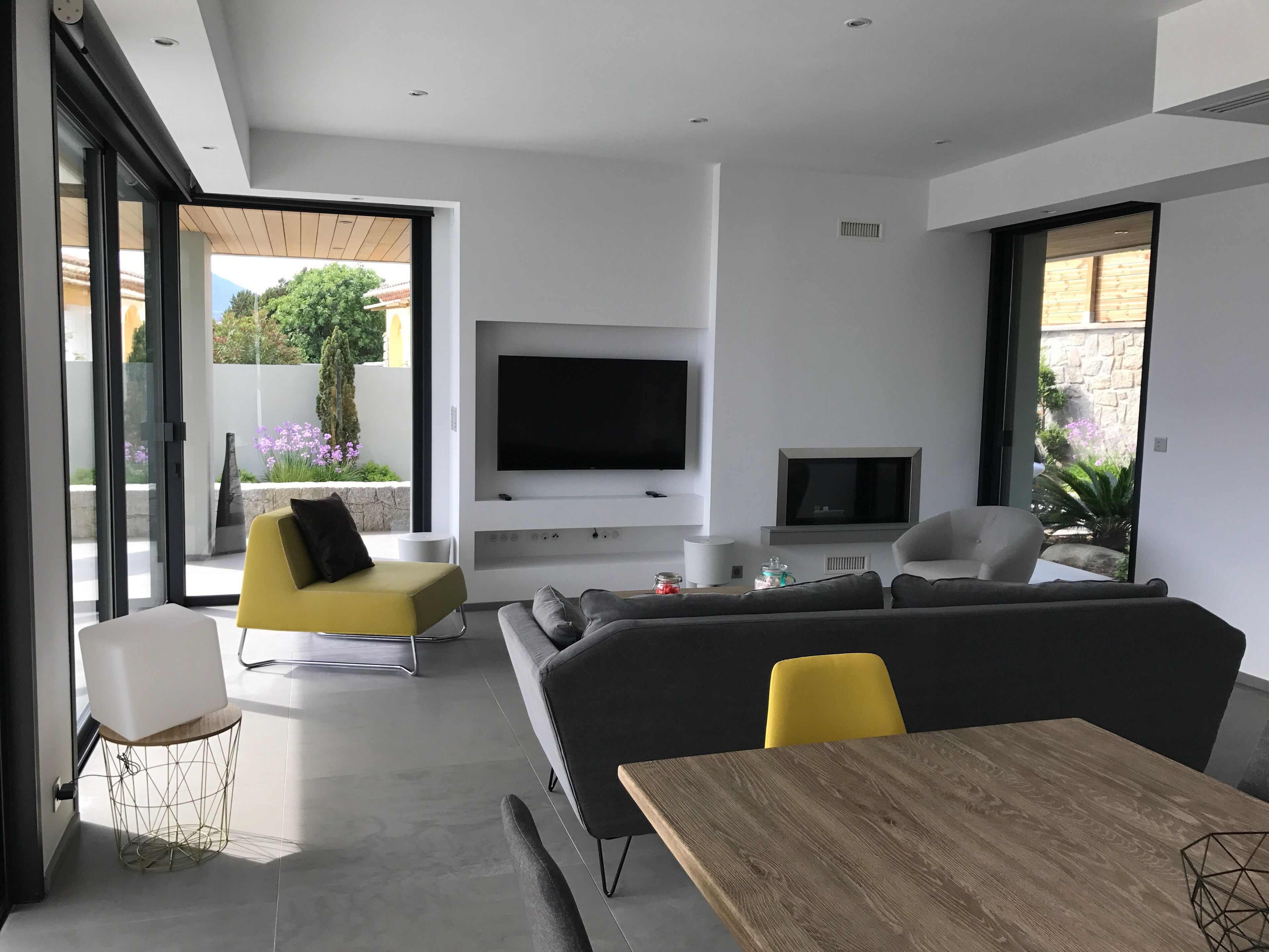 Exceptional villa facing the sea, at the entrance of AJACCIO - Beach at 100 meters