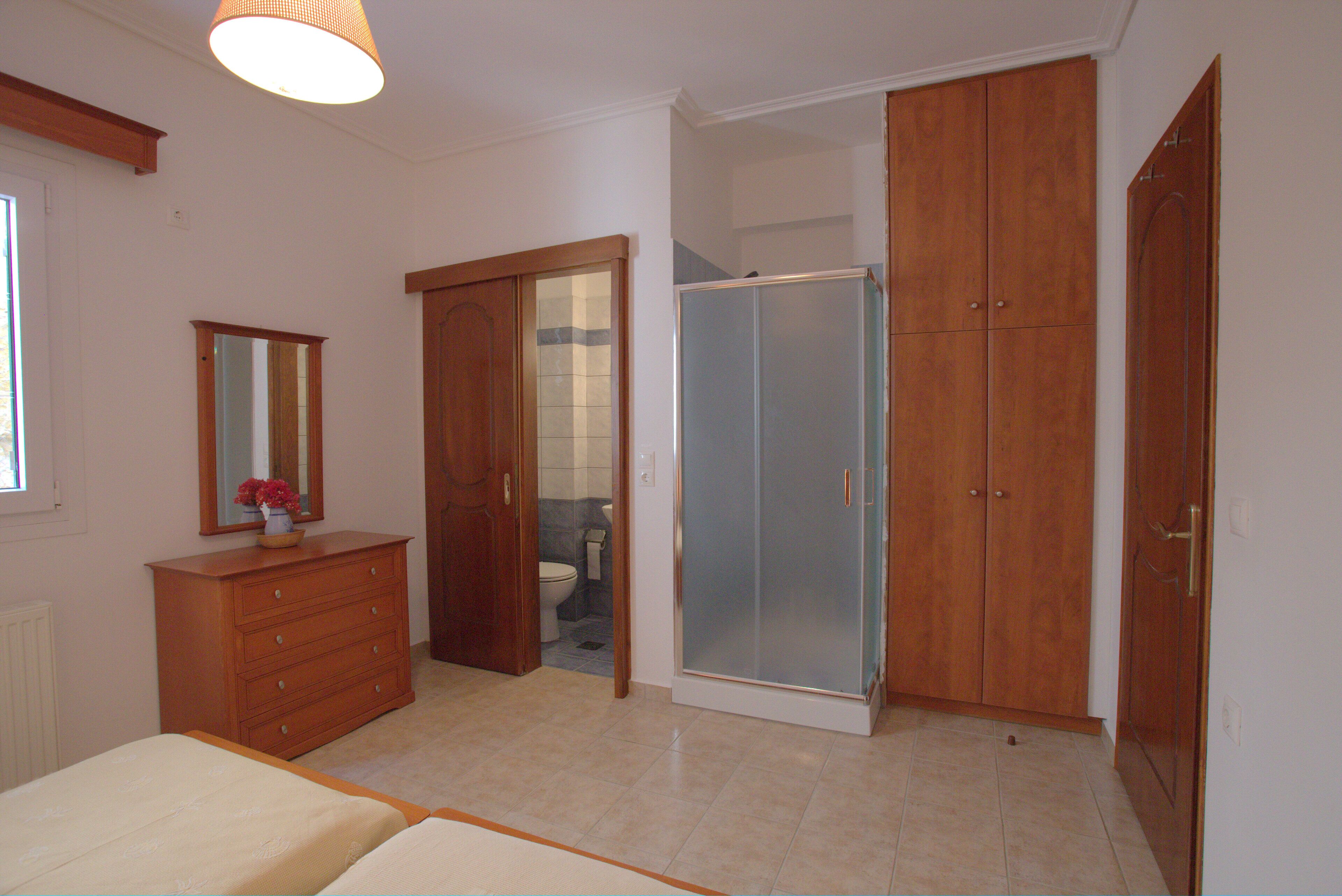 "Faos"Luxury apartments,3 B/R, [sleeps 7]