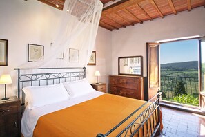 1 chambre, fer et planche à repasser, Wi-Fi, literie fournie