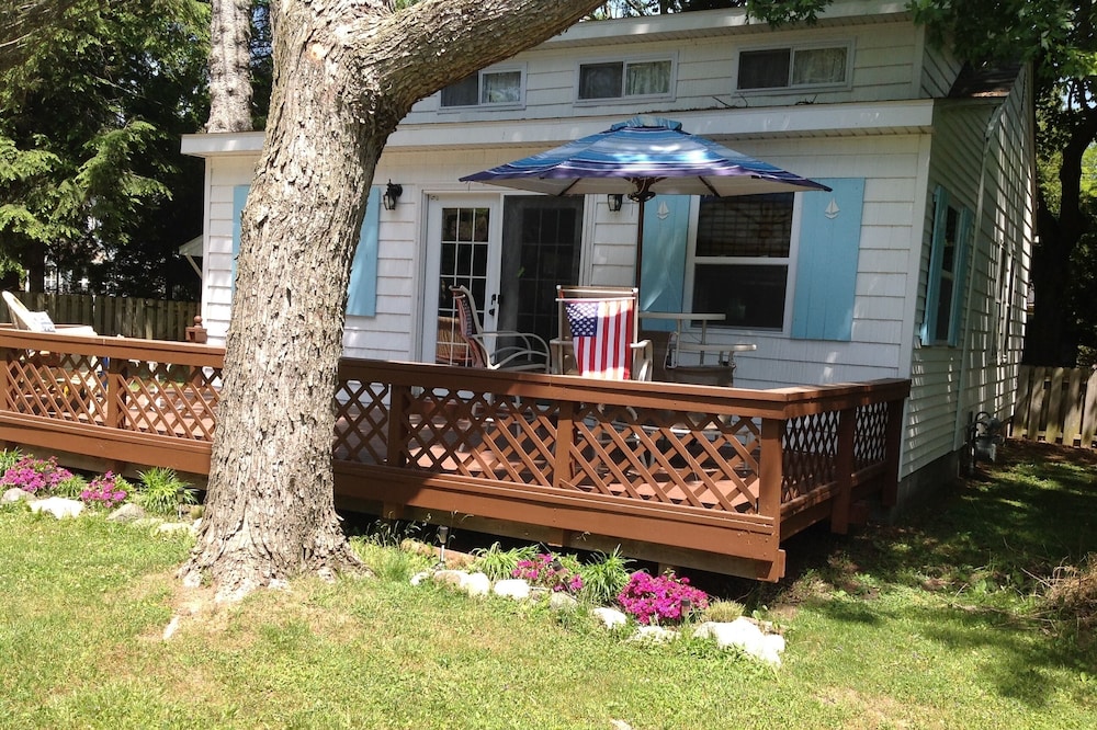 Lexington, MI. - Remodeled With Quality. Very Family Friendly.
