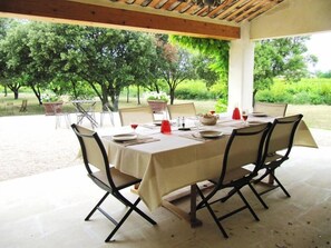 Outdoor dining