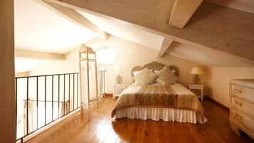 4 dormitoris, escriptori, planxa i posts de planxar i wifi