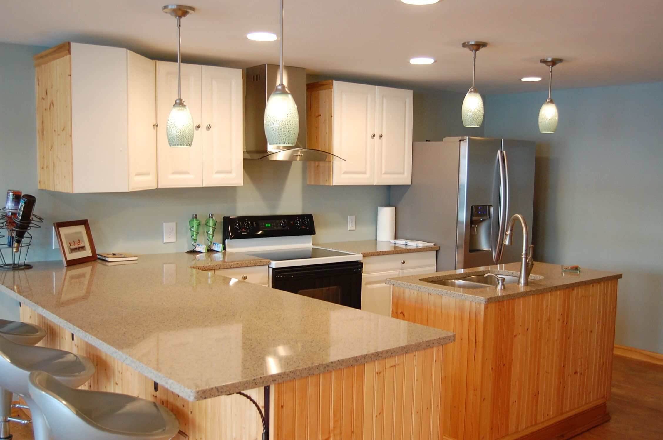 Reed and Relax on Conesus Lake. This 3 bedroom cottage that sleeps 8.