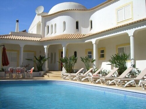 Spacious villa - 221 sqm - private pool - 5 minutes' walk to the beach - WLAN