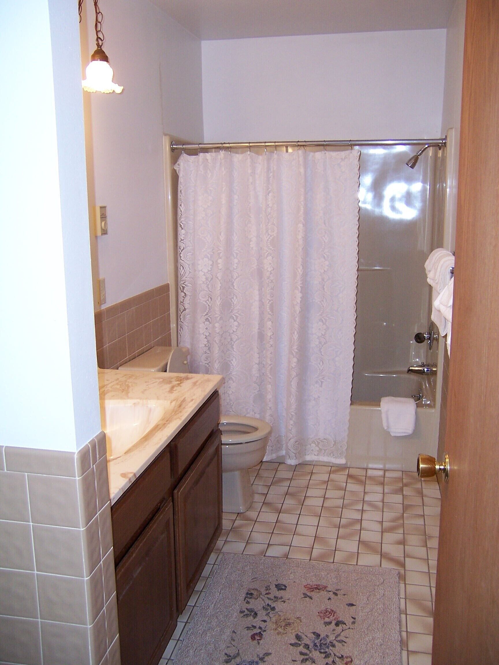 Clean, Spacious, Quiet And Private Area, Walking Distance To Indianhead Mountain