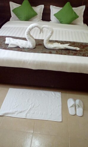 Economy Room | Free WiFi, bed sheets - Hotel Pikadili (Kendu Bay)