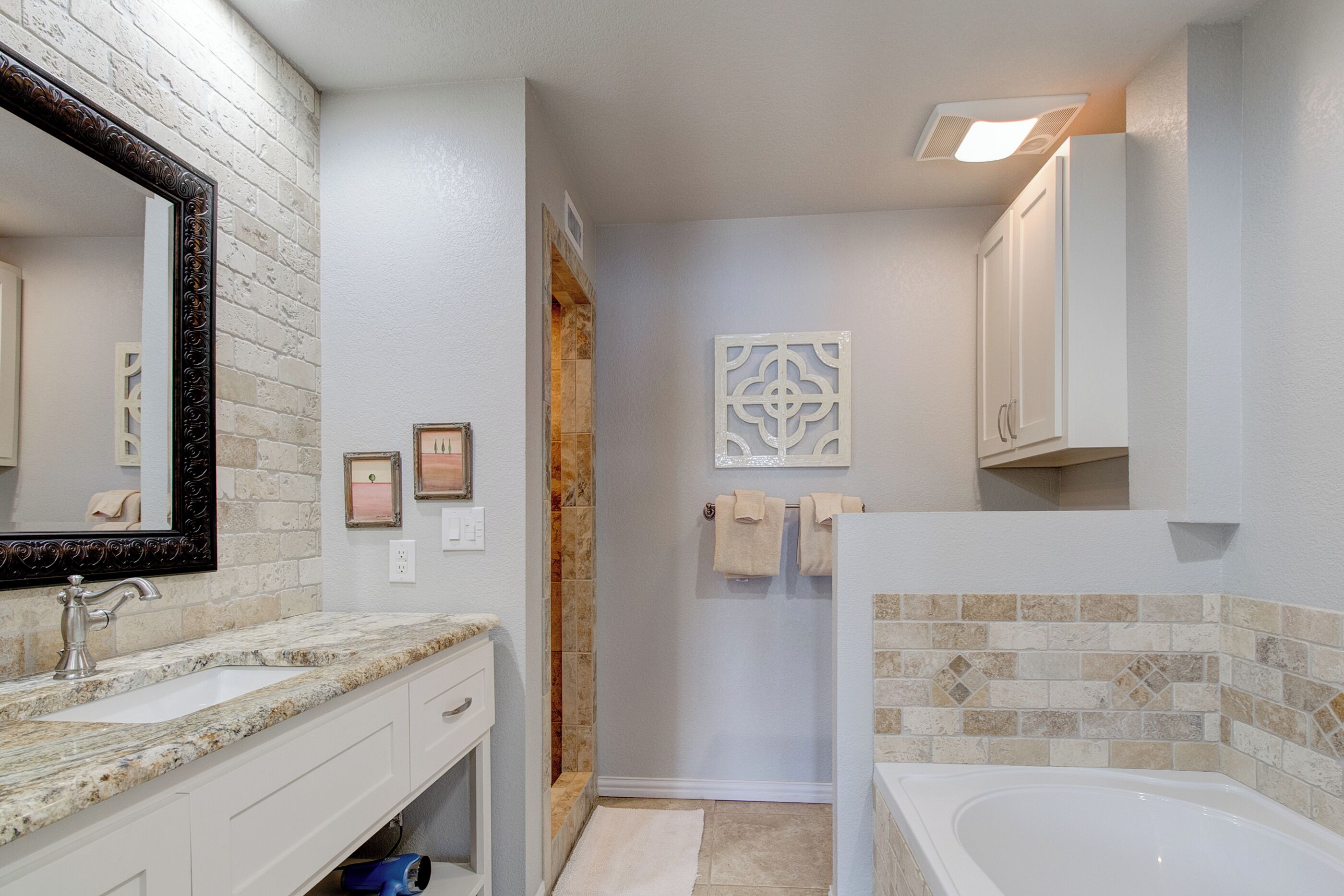 5 minute boat ride to Hell's Gate, Open Concept Waterfront Lake Home