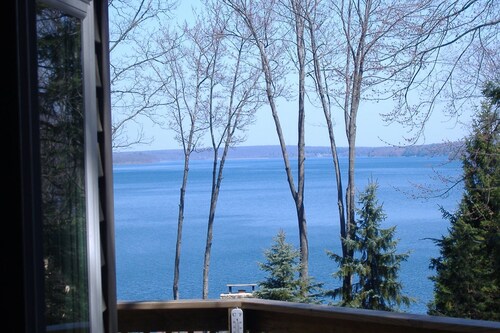 Located directly on Lake Wallenpaupack. Private gravel beach.