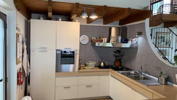 Refrigerador, horno, placa de cocina, lavavajillas