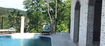 A NEWER UPSCALE LAKEFRONT HOME WITH POOL 