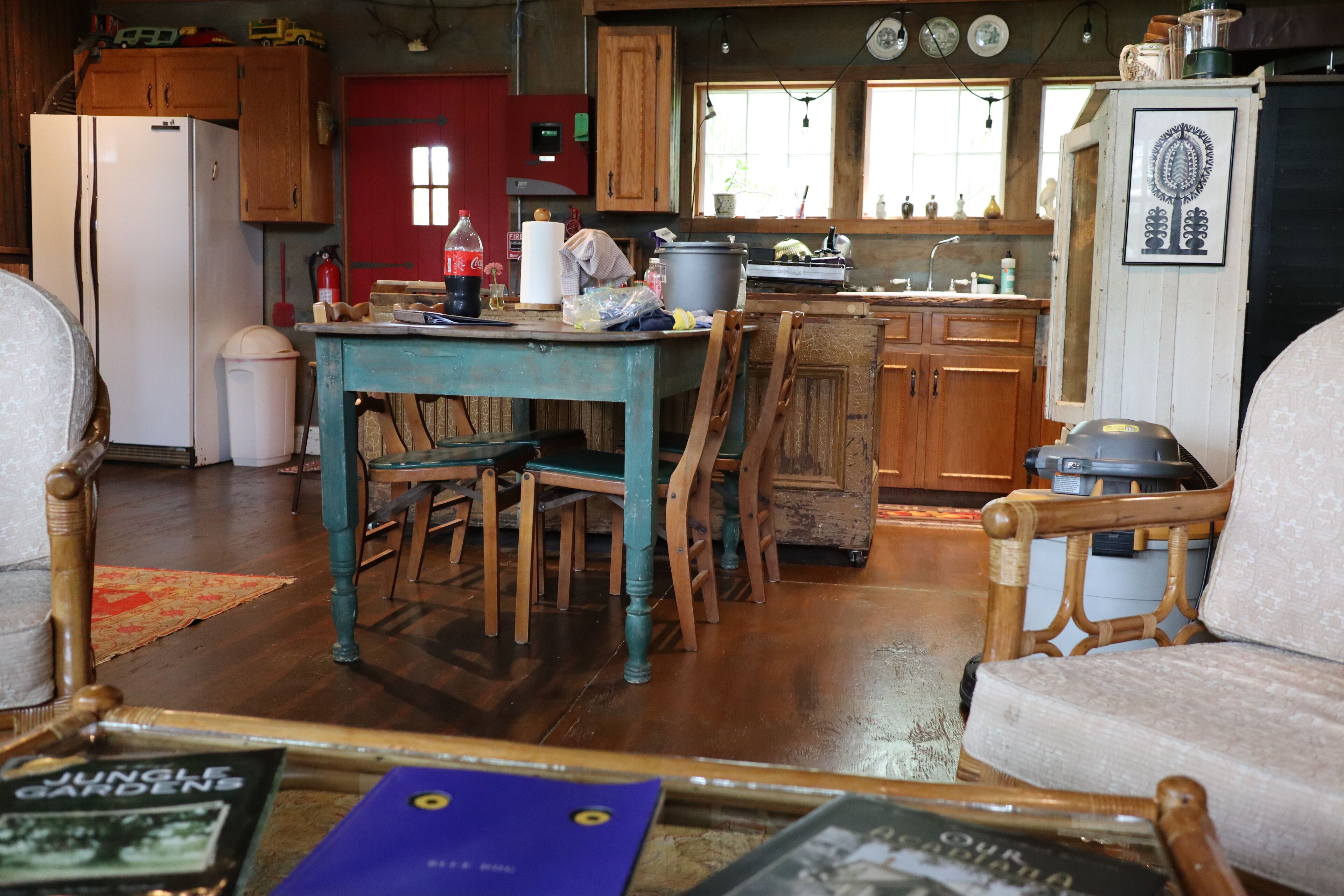 ★ Folk Art Barn, Lrg Pvt 2 BR  ★ Safe Getaway ★