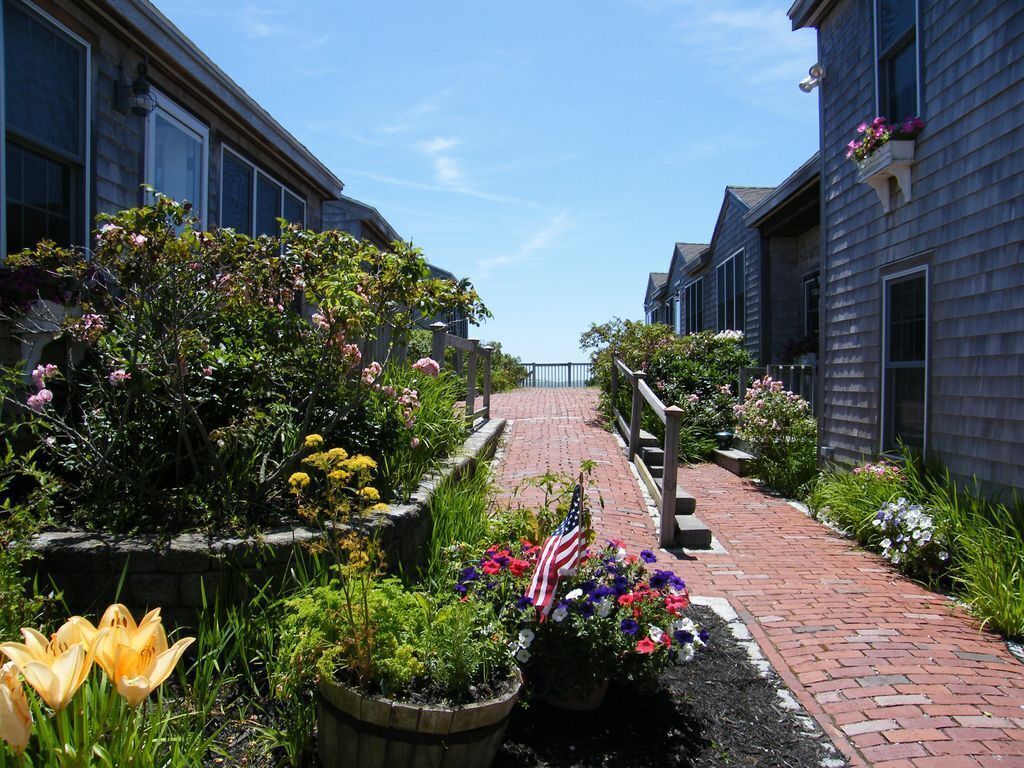 Cottage Condo steps from the beach