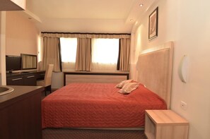 Triple Studio | Strygejern/strygebræt, gratis Wi-Fi, sengetøj