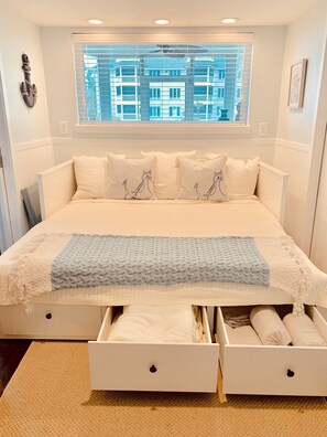 1 bedroom, iron/ironing board, WiFi, bed sheets - Oceanfront! Wild Dunes. Port O’ Call. (Isle of Palms)