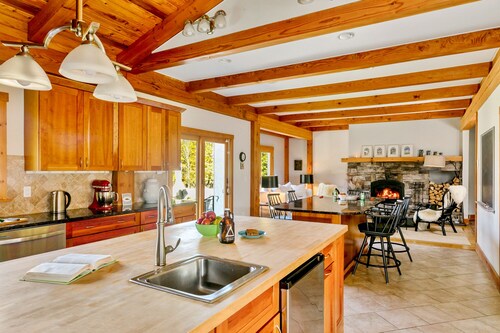 Spacious/Secluded Home w/Pool, Chefs Kitchen, Neighboring Farm Pastoral Views