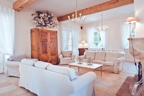 TV, fireplace, DVD player, table tennis