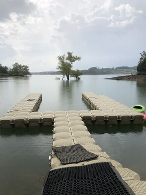 Pool - Luxury Log Cabin and 40 acres on Douglas Lake (Dandridge)