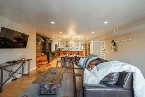 Smart TV, fireplace, DVD player