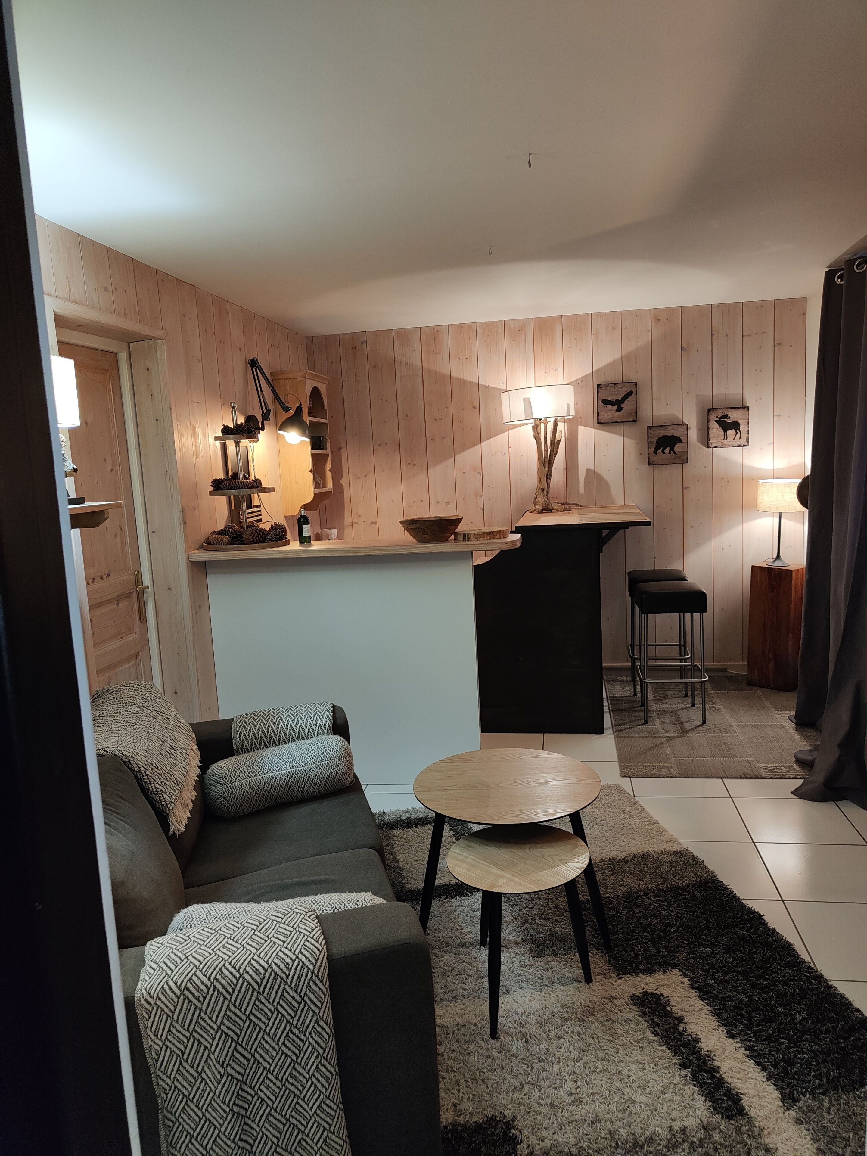 the Bluffy bear cabin Annecy between lake and mountains