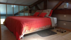 1 chambre, fer et planche à repasser, lit parapluie, Wi-Fi gratuit