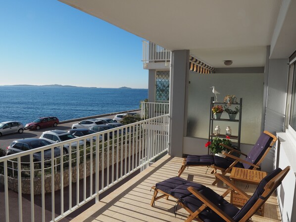 Terrace/patio - Apartment corniche des Baux Sanary sur mer, panoramic sea view, garage. (Sanary-Sur-Mer)