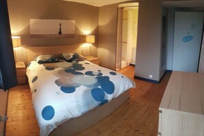 5 Schlafzimmer, Bügeleisen/Bügelbrett, Reisekinderbett, kostenloses WLAN