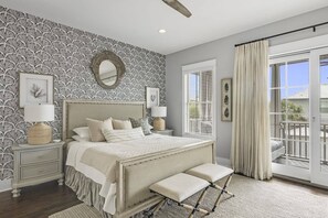 4 slaapkamers, een bureau, een strijkplank/strijkijzer, wifi