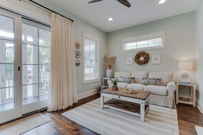 Een televisie en een kantoor